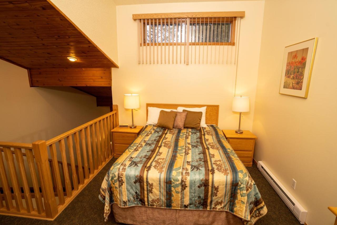 Fairmont Hot Springs Resort 외부 사진