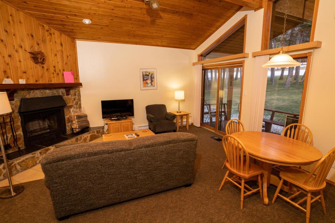Fairmont Hot Springs Resort 외부 사진