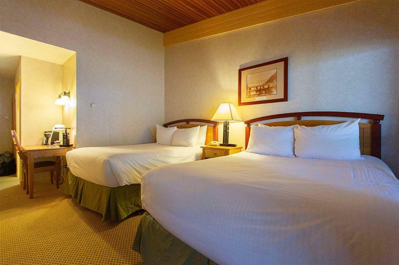 Fairmont Hot Springs Resort 외부 사진