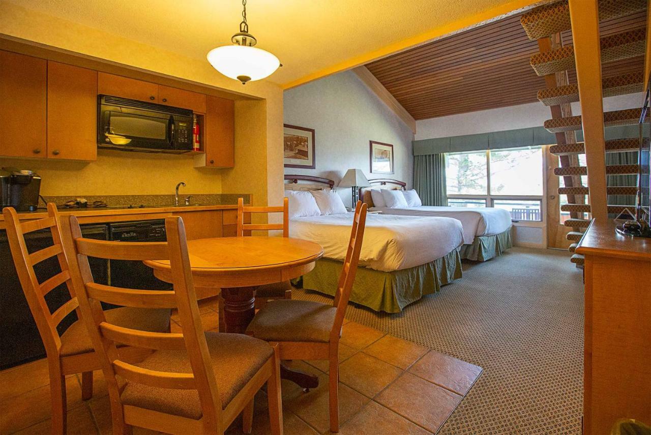 Fairmont Hot Springs Resort 외부 사진