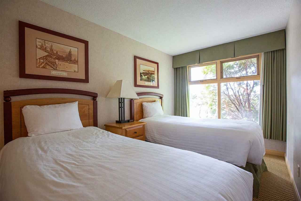 Fairmont Hot Springs Resort 외부 사진