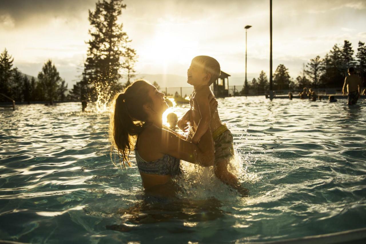 Fairmont Hot Springs Resort 외부 사진