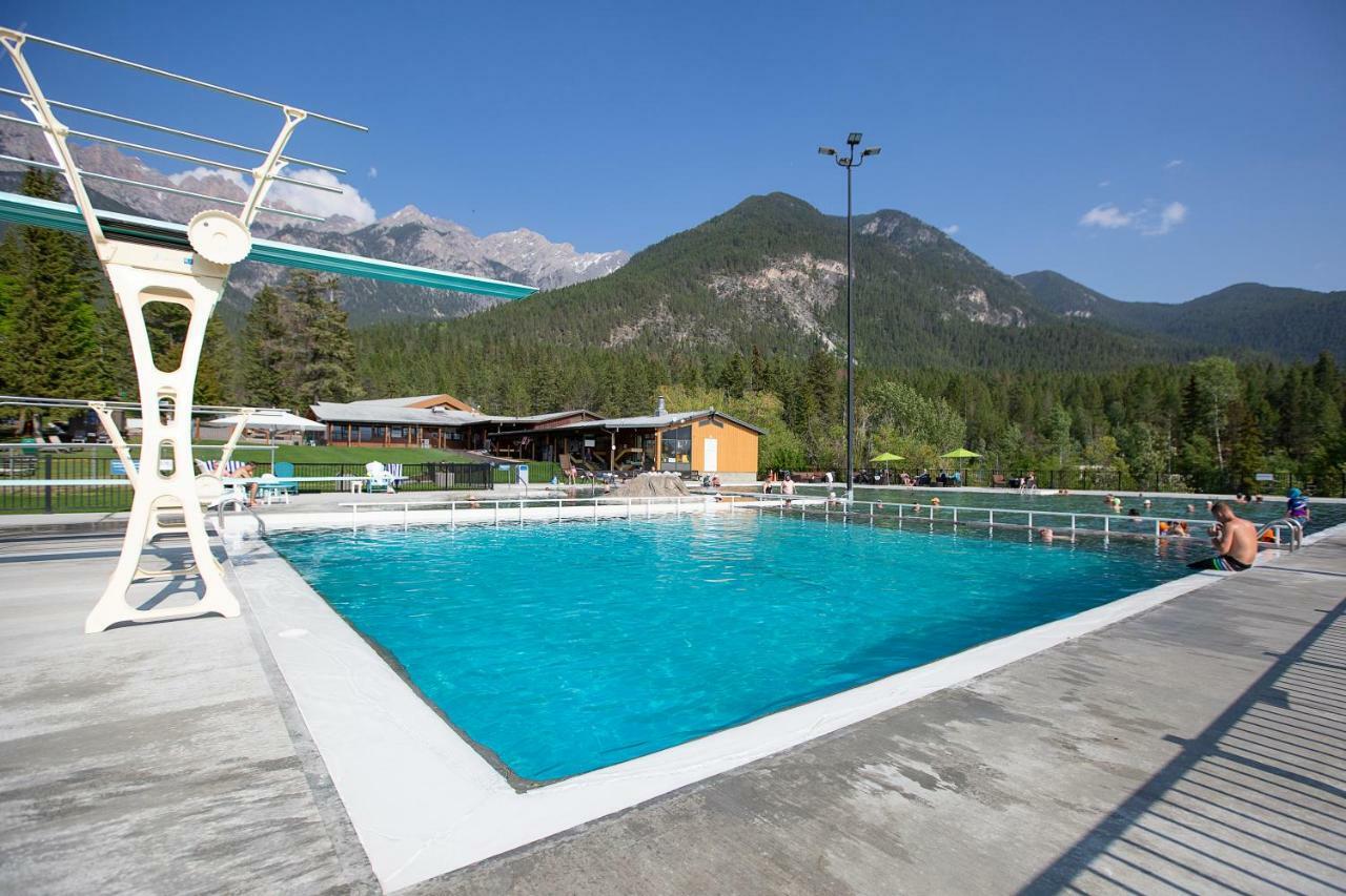 Fairmont Hot Springs Resort 외부 사진