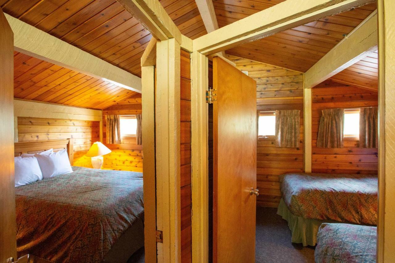 Fairmont Hot Springs Resort 외부 사진