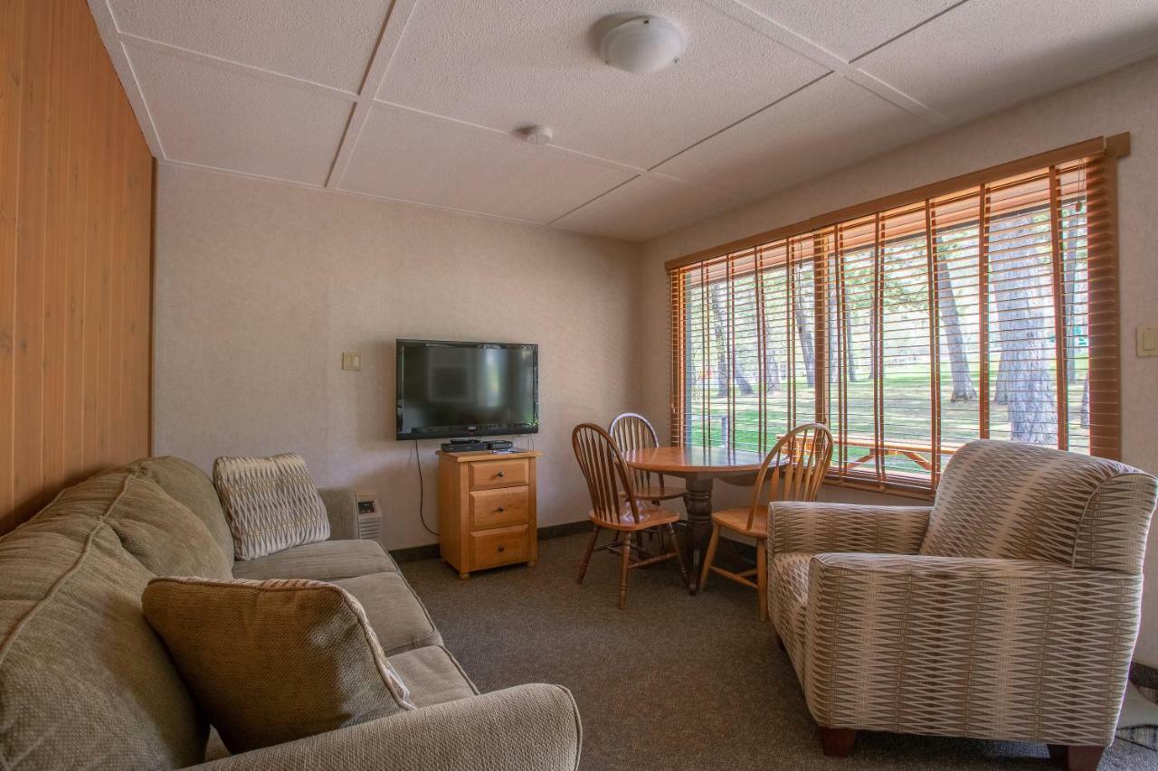 Fairmont Hot Springs Resort 외부 사진