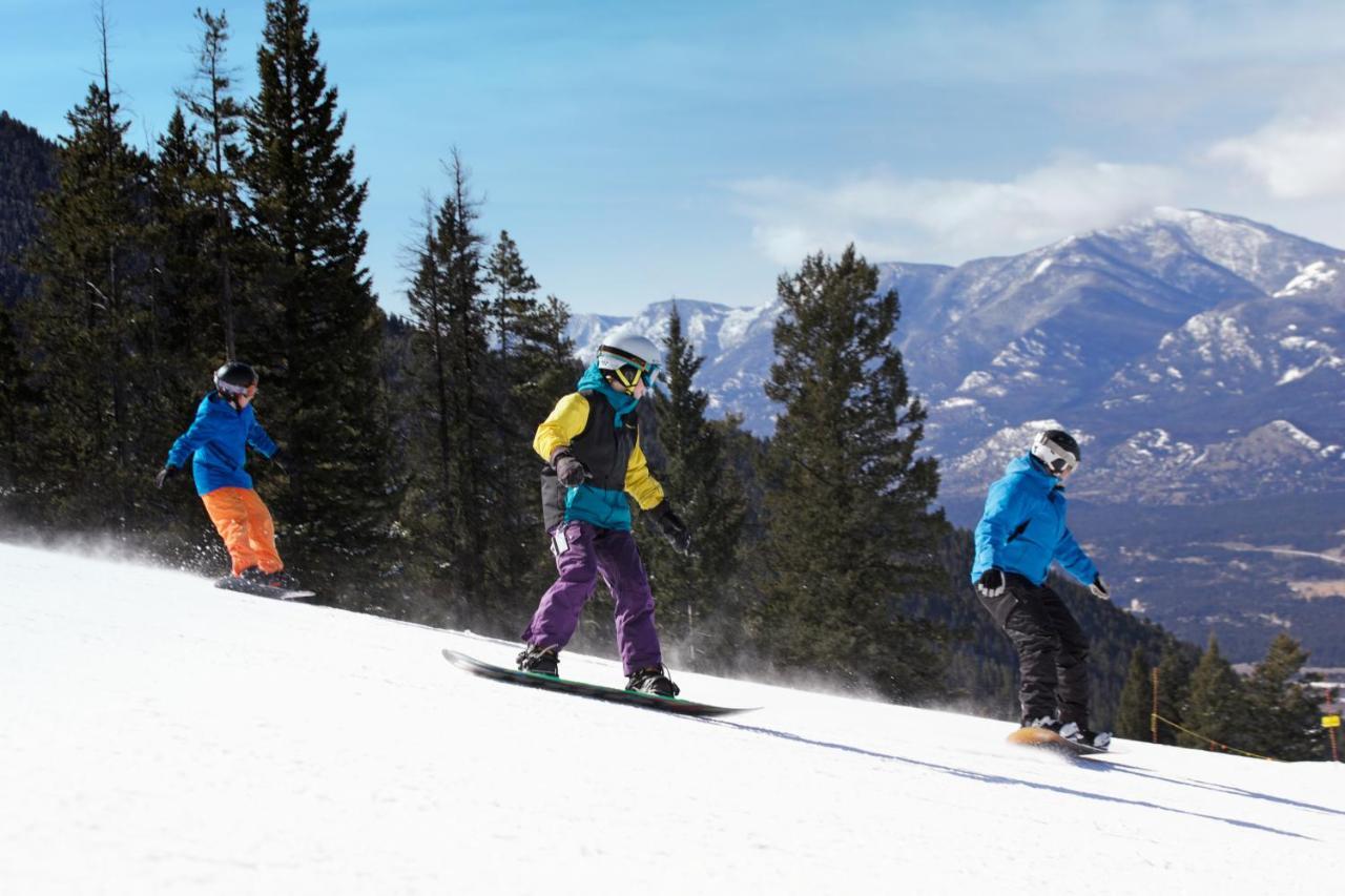 Fairmont Hot Springs Resort 외부 사진
